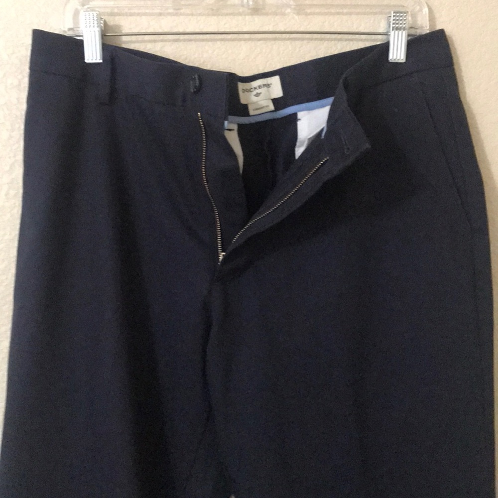 Dockers Navy slacks. Excellent condition 33" waist